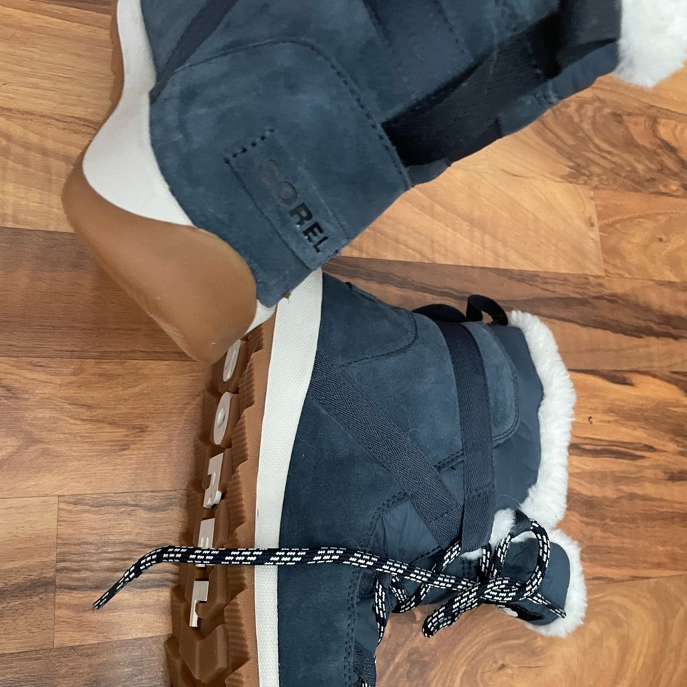 Women’s Sorel Whitney ll flurry boots